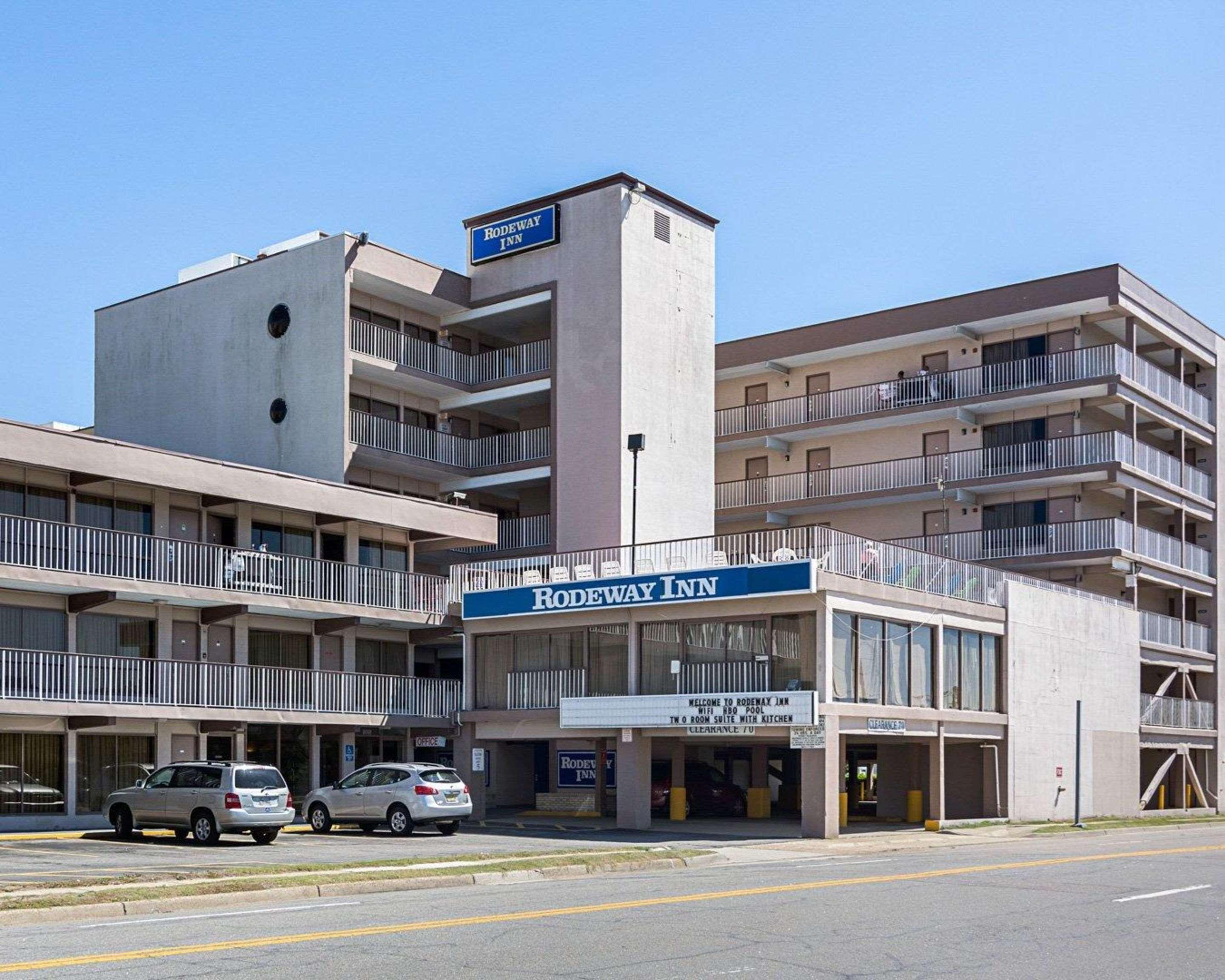 Red Roof Plus & Suites Virginia Beach - Seaside Buitenkant foto